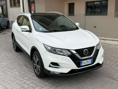 Usata Nissan Qashqai N-Connecta 110 CV (80 kW) 2018 Bianco SUV