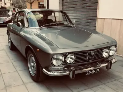 Usata Alfa Romeo 2000 Veloce 150 CV (110 kW) 1971 Argento Cabrio