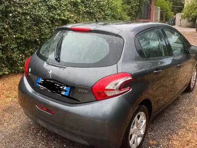 Usata Peugeot 208 82 CV (60 kW) 2014 Grigio Utilitaria