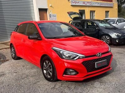 Usata Hyundai i20 73 CV (53 kW) 2020 Rosso Utilitaria