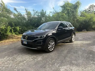 Usata VW T-Roc Style 150 CV (110 kW) 2019 Nero SUV