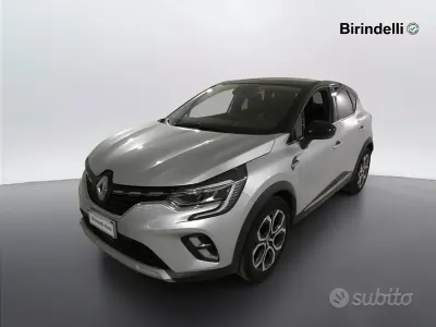Second-hand Renault Captur Techno 101 CP (74 kW) 2023 Argintiu SUV