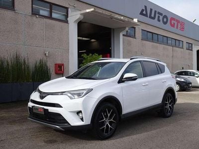 Usata Toyota RAV4 Style 143 CV (105 kW) 2017 Bianco SUV