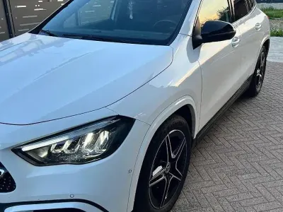 Usata Mercedes GLA200 Premium 163 CV (119 kW) 2023 Bianco SUV