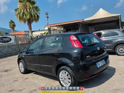 Usata Fiat Grande Punto Dynamic 69 CV (50 kW) 2009 Nero Utilitaria