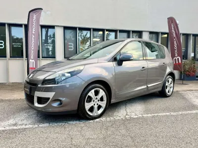 Usata Renault Scénic 110 CV (80 kW) 2011 Grigio Monovolume