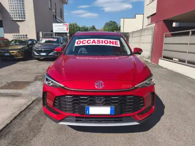 Usata MG ZS Luxury 102 CV (75 kW) 2025 Rosso SUV