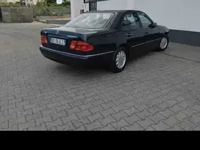Usata Mercedes E250 Elegance 150 CV (110 kW) 1999 Berlina