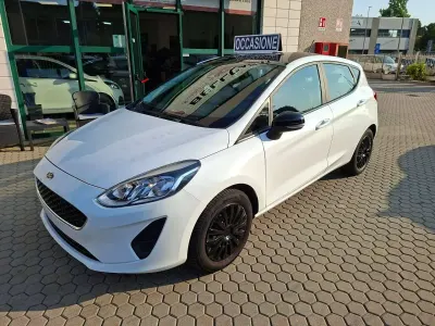 Usata Ford Fiesta 69 CV (50 kW) 2017 Bianco Utilitaria