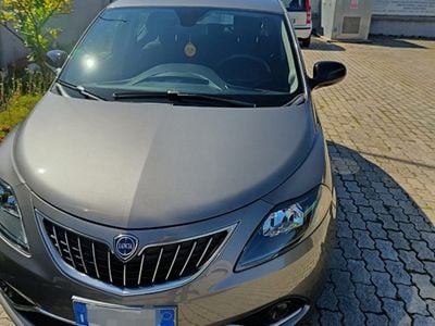 Usata Lancia Ypsilon Gold 69 CV (50 kW) 2022 Grigio Utilitaria