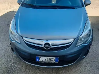 Usata Opel Corsa 75 CV (55 kW) 2011 Grigio Utilitaria