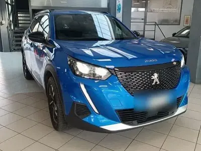 Usata Peugeot 2008 Allure 131 CV (96 kW) 2023 Blu SUV