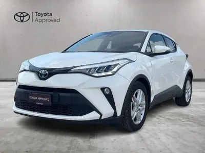 Usata Toyota C-HR Active 140 CV (102 kW) 2024 Bianco SUV