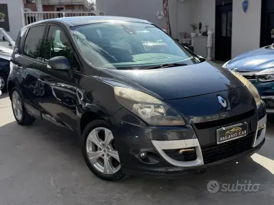 Usata Renault Scénic III Luxe 110 CV (80 kW) 2012 Grigio Monovolume