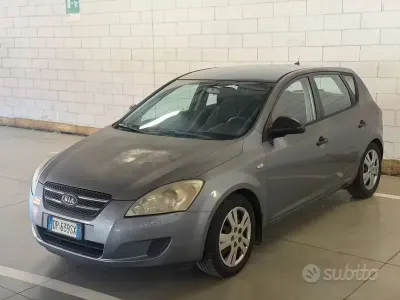 Occasion Kia Ceed GT LX 90 PK (66 kW) 2008 Grijs Sedan