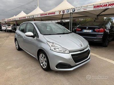 Usata Peugeot 208 Active 81 CV (59 kW) 2018 Grigio Utilitaria