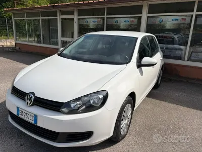 Usata VW Golf VII 105 CV (77 kW) 2012 Bianco Berlina