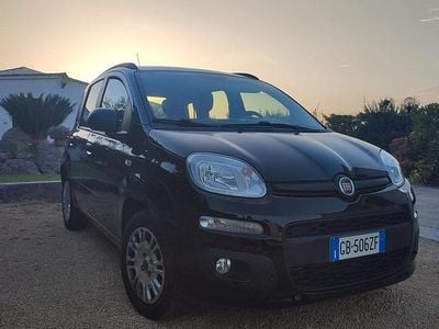 Usata Fiat Panda Lounge 69 CV (50 kW) 2016 Nero Utilitaria