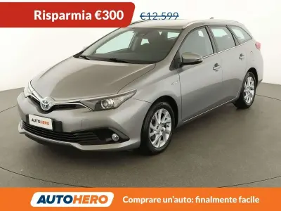 Usata Toyota Auris Hybrid Active 99 CV (72 kW) 2016 Argento Station wagon