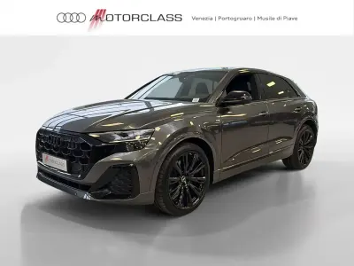 Nuova Audi Q8 S-Line 286 CV (210 kW) 2026 Grigio daytona perlato SUV