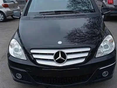 Usata Mercedes B180 2010 Nero Monovolume