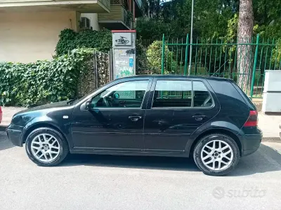 Usata VW Golf IV 90 CV (66 kW) 2003 Nero Berlina
