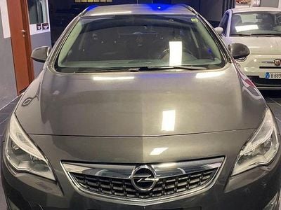 Usata Opel Astra 110 CV (80 kW) 2011 Grigio Station wagon