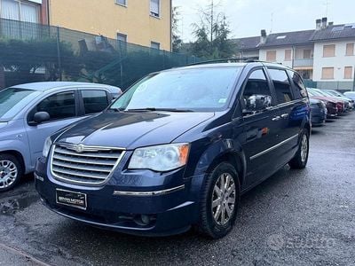 Usata Chrysler Voyager Limited 163 CV (119 kW) 2010 Blu Monovolume