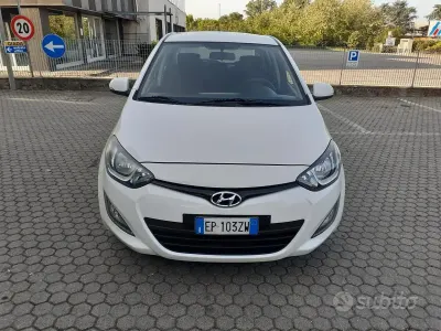 Occasion Hyundai i20 Edition 85 ch (62 kW) 2013 Blanc Citadine