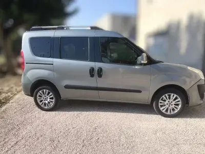 Usata Fiat Doblò 90 CV (66 kW) 2010 Grigio Monovolume