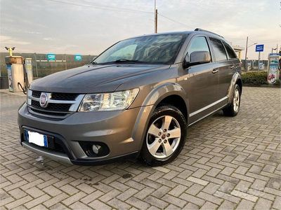 Usata Fiat Freemont 140 CV (102 kW) 2011 Grigio SUV