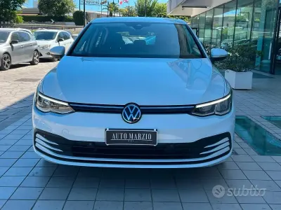 Usata VW Golf VII Life 116 CV (85 kW) 2021 Bianco Utilitaria