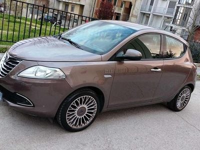 Usata Lancia Ypsilon 69 CV (50 kW) 2015 Utilitaria