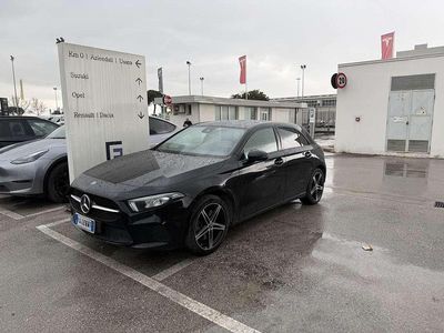 Usata Mercedes 250 160 CV (117 kW) 2022 Nero Utilitaria