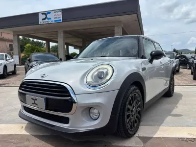 Usata Mini Cooper D Business 116 CV (85 kW) 2016 Grigio Utilitaria