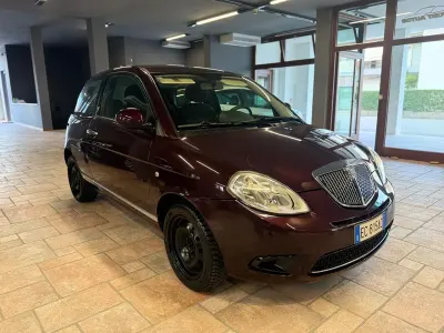 Usata Lancia Ypsilon Platinum 69 CV (50 kW) 2011 Grigio Utilitaria