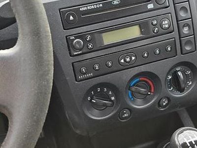 Occasion Ford Fiesta 75 ch (55 kW) 2003 Gris Citadine
