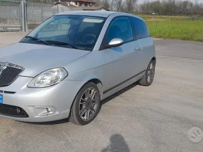 Usata Lancia Ypsilon 75 CV (55 kW) 2008 Grigio Utilitaria