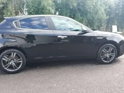Usata Alfa Romeo Giulietta Exclusive 105 CV (77 kW) 2014 Utilitaria