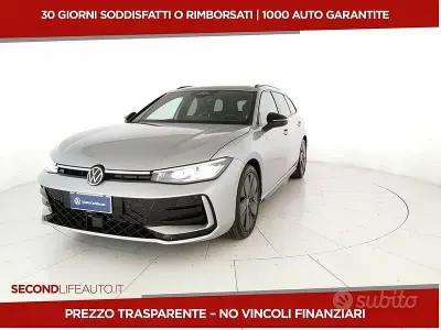 Usata VW Passat R-line 150 CV (110 kW) 2024 Grigio Station wagon