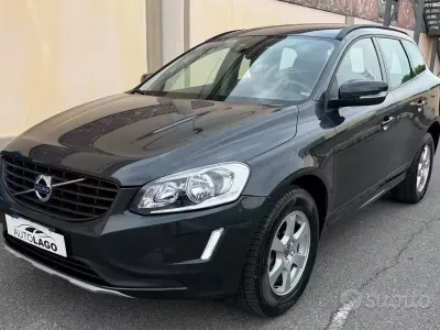 Usado Volvo XC60 Momentum 150 HP (110 kW) 2016 Preto SUV