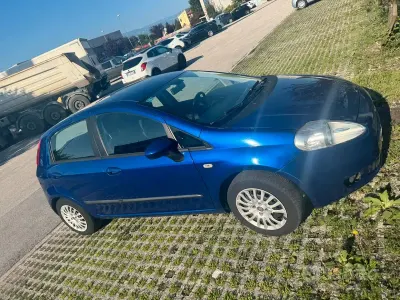 Usata Fiat Punto 75 CV (55 kW) 2009 Blu Utilitaria