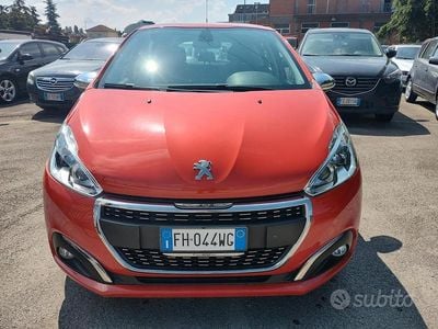 Usata Peugeot 208 GT-line 110 CV (80 kW) 2017 Arancione Utilitaria