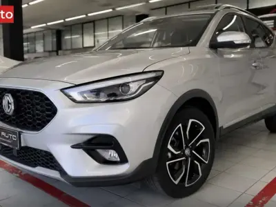 Usata MG ZS Luxury 106 CV (77 kW) 2024 Argento SUV
