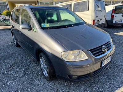 Usata VW Touran 140 CV (102 kW) 2005 Grigio Monovolume