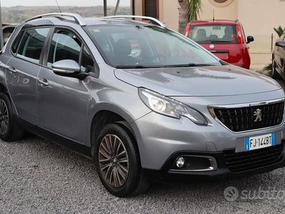 Usata Peugeot 2008 Access 82 CV (60 kW) 2017 Grigio SUV