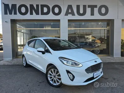 Gebraucht Ford Fiesta Titanium 86 PS (63 kW) 2018 Weiß Kleinwagen