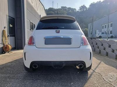 Begagnad Fiat 500 Abarth 135 HK (99 kW) 2010 Vit Sedan