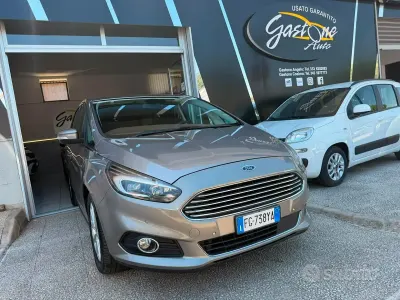 Usata Ford S-MAX Titanium 150 CV (110 kW) 2017 Grigio Monovolume