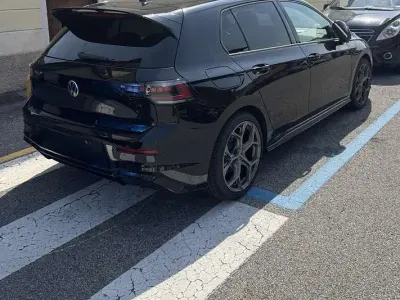 Usata VW Golf VIII R-line 150 CV (110 kW) 2025 Berlina